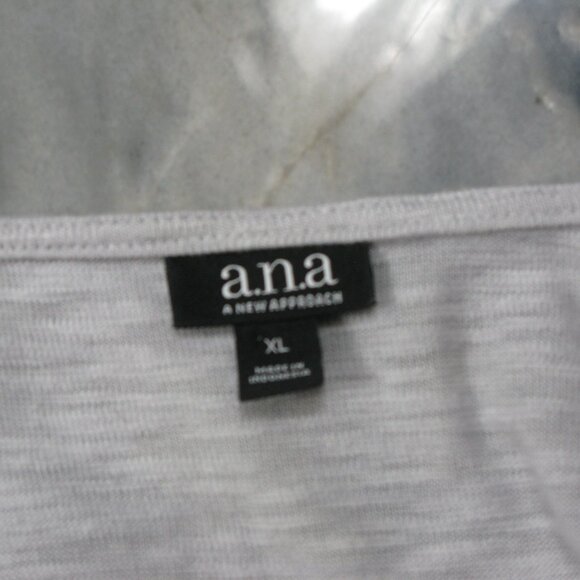 a.n.a Light Gray Wide Flutter Short Sleeve V-Neck Top Size XL - Picture 5 of 5